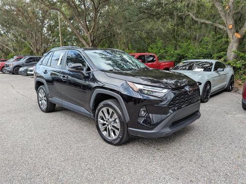 2022 Toyota RAV4 XLE Premium