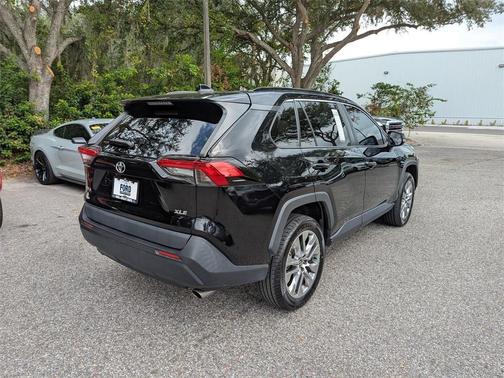 2022 Toyota RAV4 XLE Premium