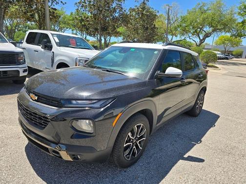 Mosaic Black Metallic 2023 Chevrolet Trailblazer ACTIV