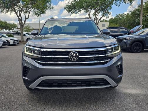 Platinum Gray Metallic 2023 Volkswagen Atlas 3.6L SE w/Technology