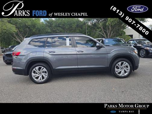 Platinum Gray Metallic 2023 Volkswagen Atlas 3.6L SE w/Technology