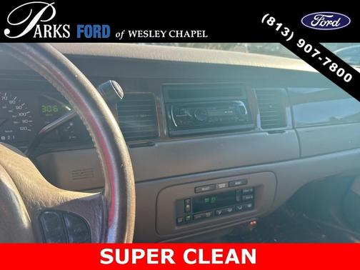 1998 Lincoln Town Car Signature