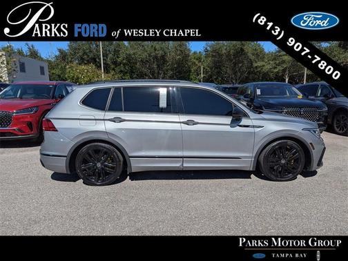 2022 Volkswagen Tiguan 2.0T SE R-Line Black