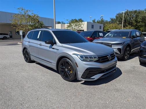 2022 Volkswagen Tiguan 2.0T SE R-Line Black