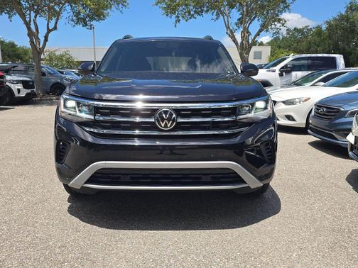 Deep Black Pearl Effect 2022 Volkswagen Atlas 2.0T SE w/Technology