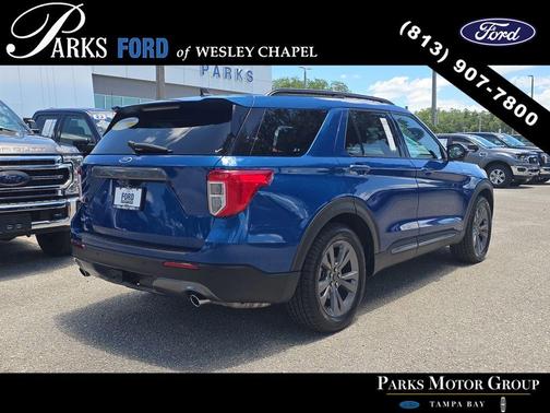 Atlas Blue Metallic 2022 Ford Explorer XLT