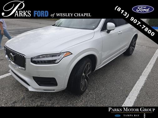 2022 Volvo XC90 T6 Momentum 7 Passenger