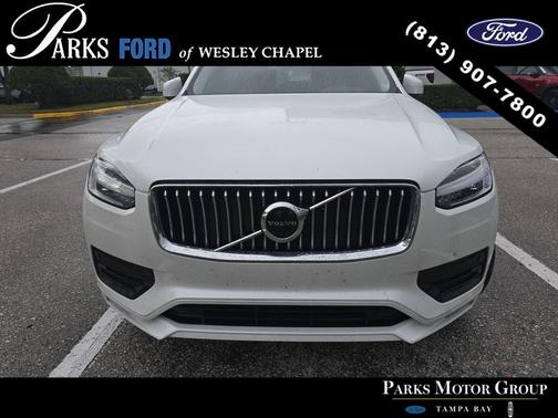 2022 Volvo XC90 T6 Momentum 7 Passenger