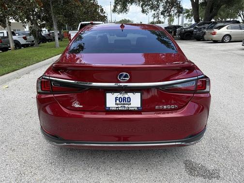 2022 Lexus ES 300h 300H
