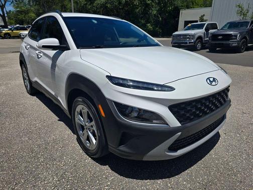 Lunar White 2022 Hyundai KONA SEL