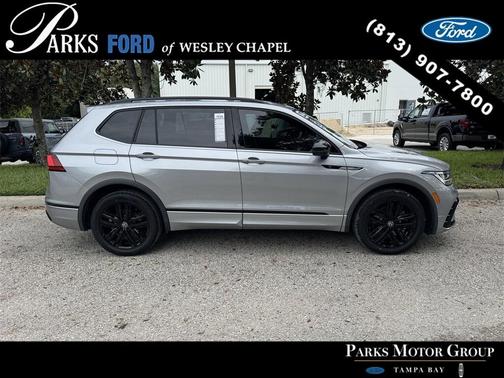 2022 Volkswagen Tiguan 2.0T SE R-Line Black