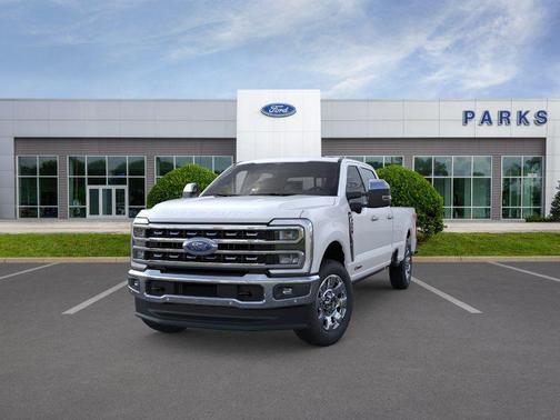 Star White 2026 Ford F-350 Lariat Super Duty