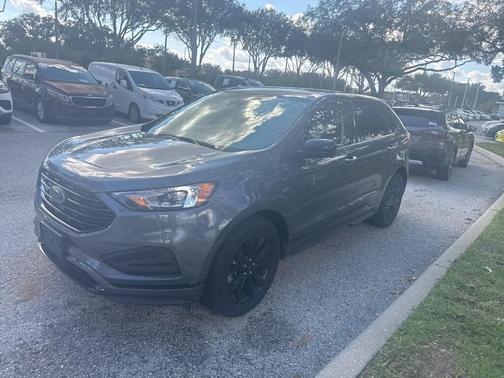 2022 Ford Edge SE