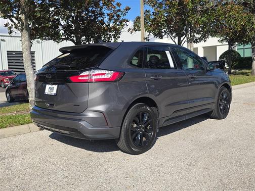 2022 Ford Edge SE