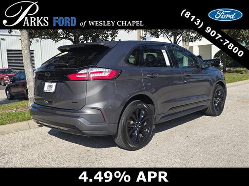 2022 Ford Edge SE