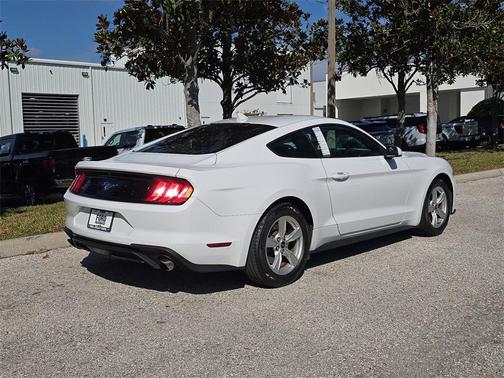 2021 Ford Mustang EcoBoost