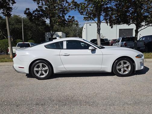 2021 Ford Mustang EcoBoost