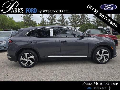 2025 VinFast VF 8 Eco