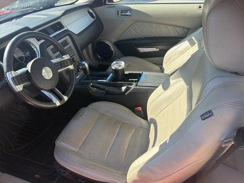 2010 Ford Mustang V6