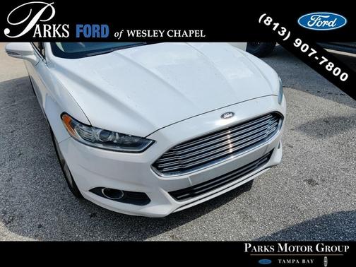 Photo 2 of 5 of 2016 Ford Fusion SE