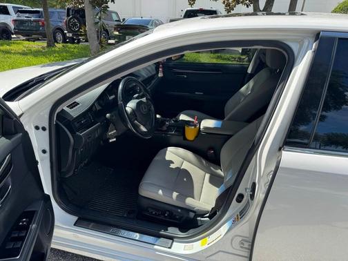 2017 Lexus ES 350 Base