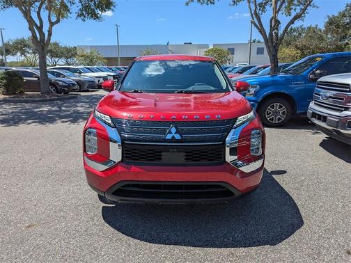 2024 Mitsubishi Outlander ES