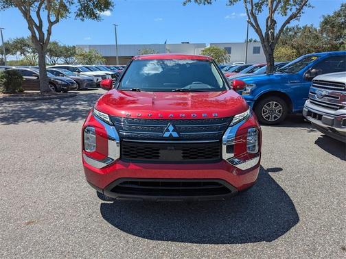 2024 Mitsubishi Outlander ES