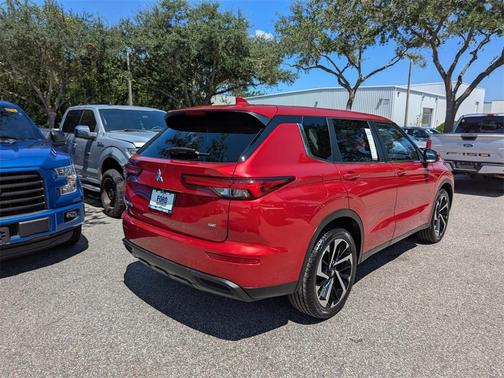 2024 Mitsubishi Outlander ES
