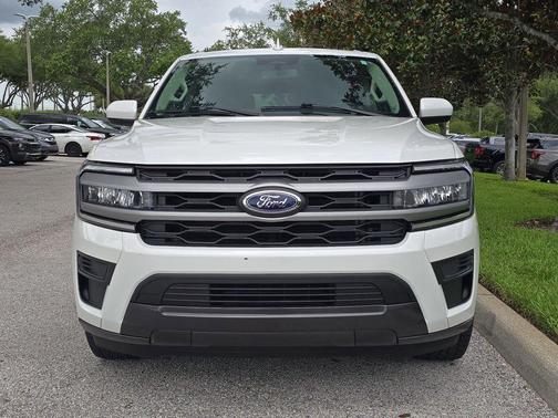 Star White 2024 Ford Expedition Max XLT