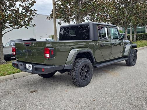 2022 Jeep Gladiator Sport