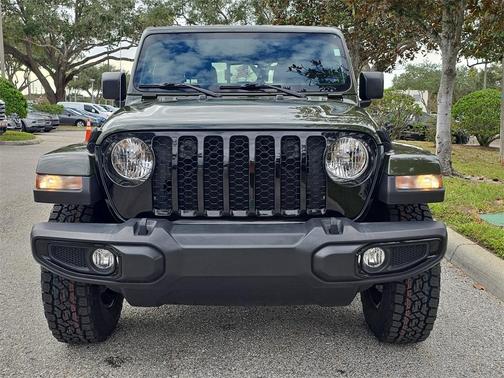 2022 Jeep Gladiator Sport