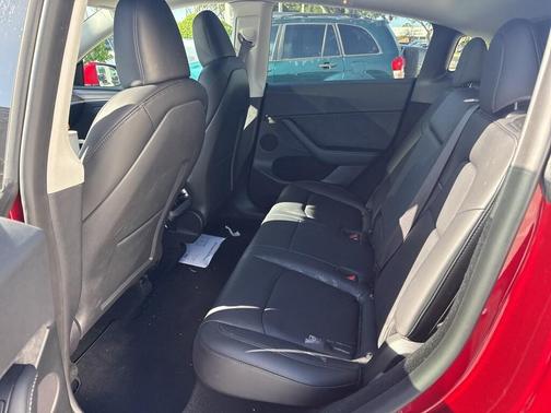 2024 Tesla Model Y Base