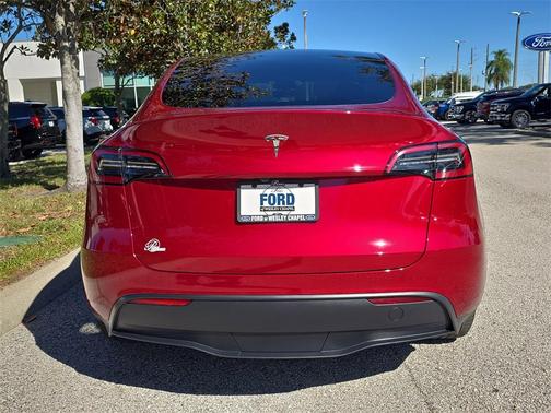 2024 Tesla Model Y Base