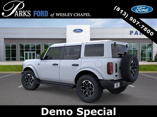 Oxford White 2026 Ford Bronco Outer Banks