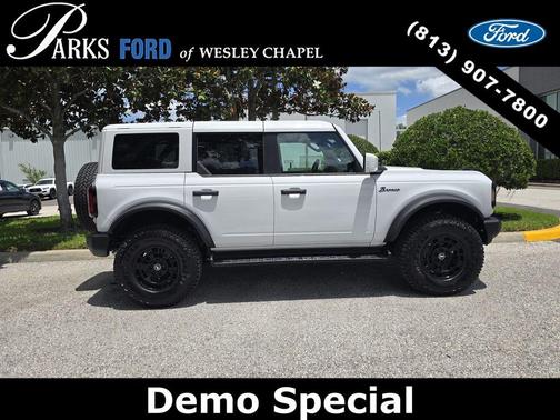 Oxford White 2026 Ford Bronco Outer Banks