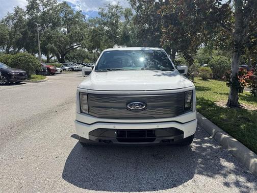 2023 Ford F-150 Lightning LARIAT