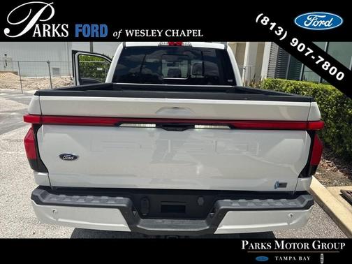 2023 Ford F-150 Lightning LARIAT