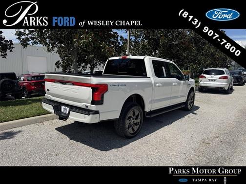 2023 Ford F-150 Lightning LARIAT