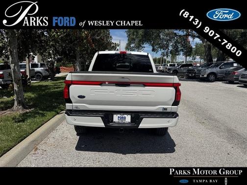 2023 Ford F-150 Lightning LARIAT