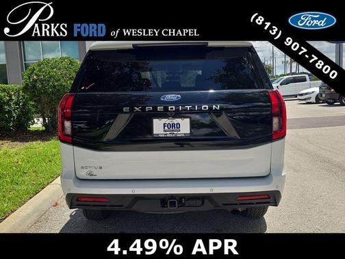 Oxford White 2025 Ford Expedition Active