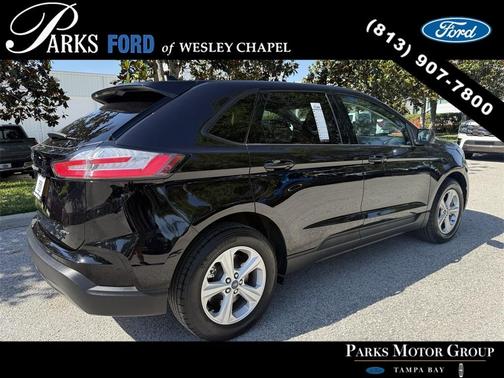2022 Ford Edge SE