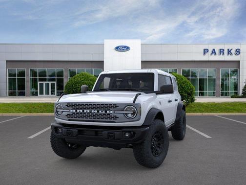 Oxford White 2026 Ford Bronco Badlands