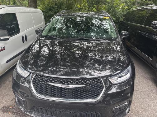 2022 Chrysler Pacifica Touring-L
