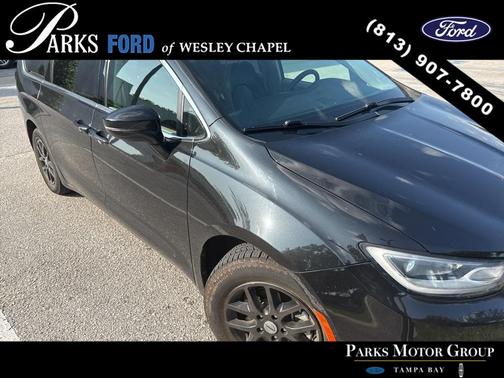 2022 Chrysler Pacifica Touring-L