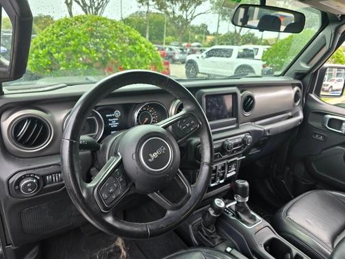 2021 Jeep Gladiator Sport