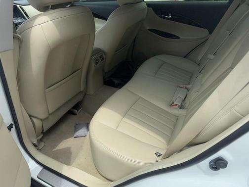 2017 INFINITI QX50 Base