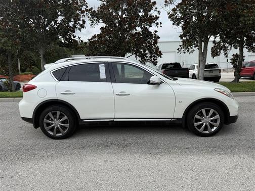 2017 INFINITI QX50 Base