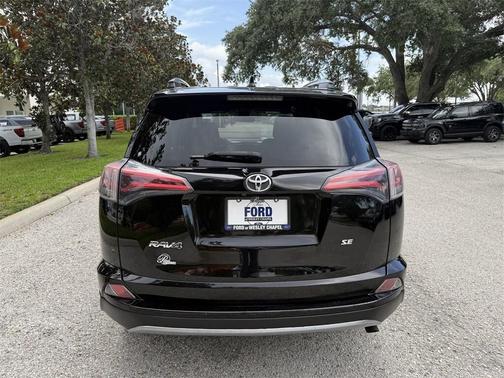 2018 Toyota RAV4 SE