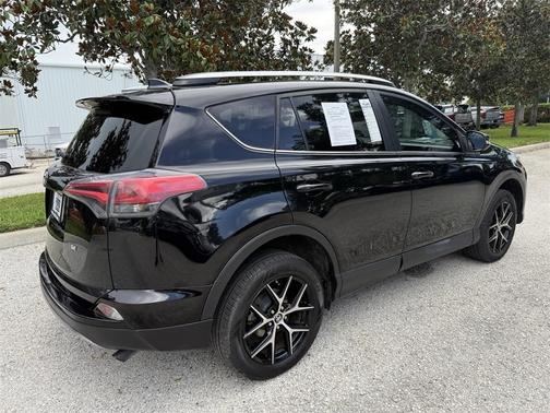 2018 Toyota RAV4 SE