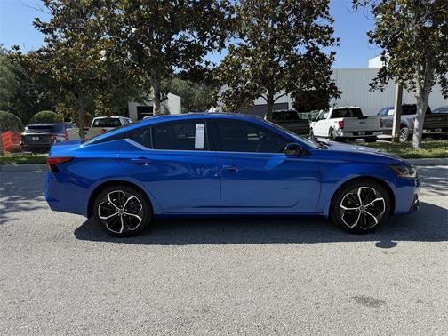2025 Nissan Altima SR